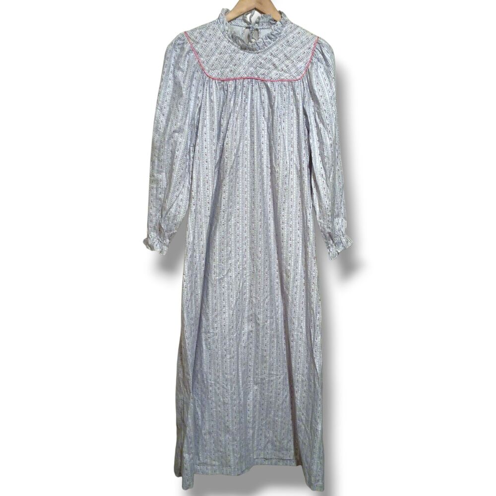 Vtg Brandywine Flannel Nightgown-Medium-Ruffle Trim-Quilted Yoke-Floral-NEW